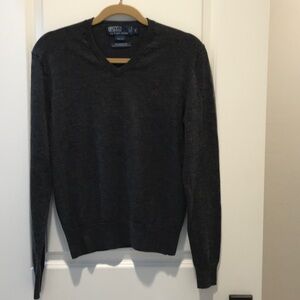 POLO by Ralph Lauren MENS DARK GRAY MERINO WOOL V-NECK SWEATER. SIZE SMALL